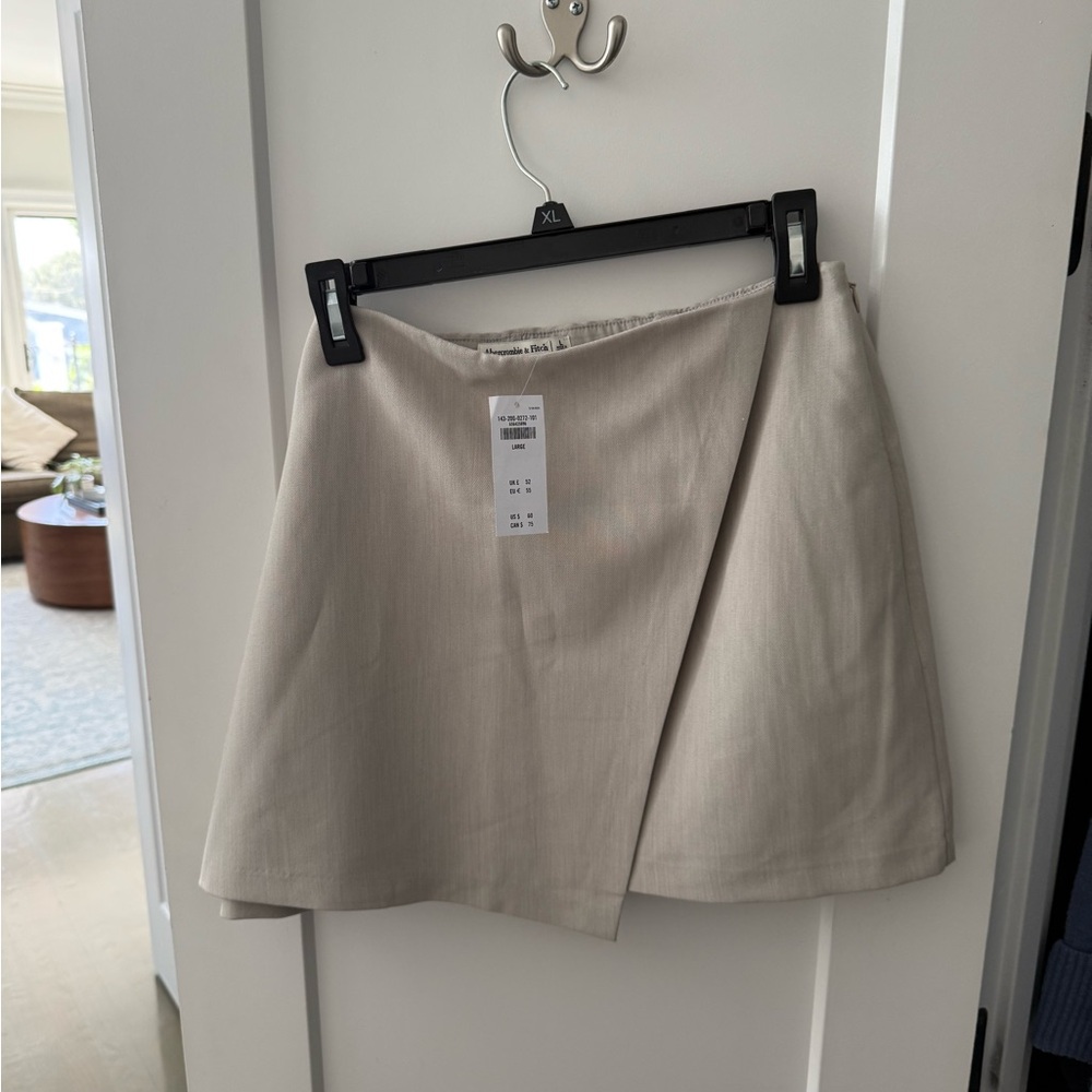 Abercrombie Women's Mini Skort